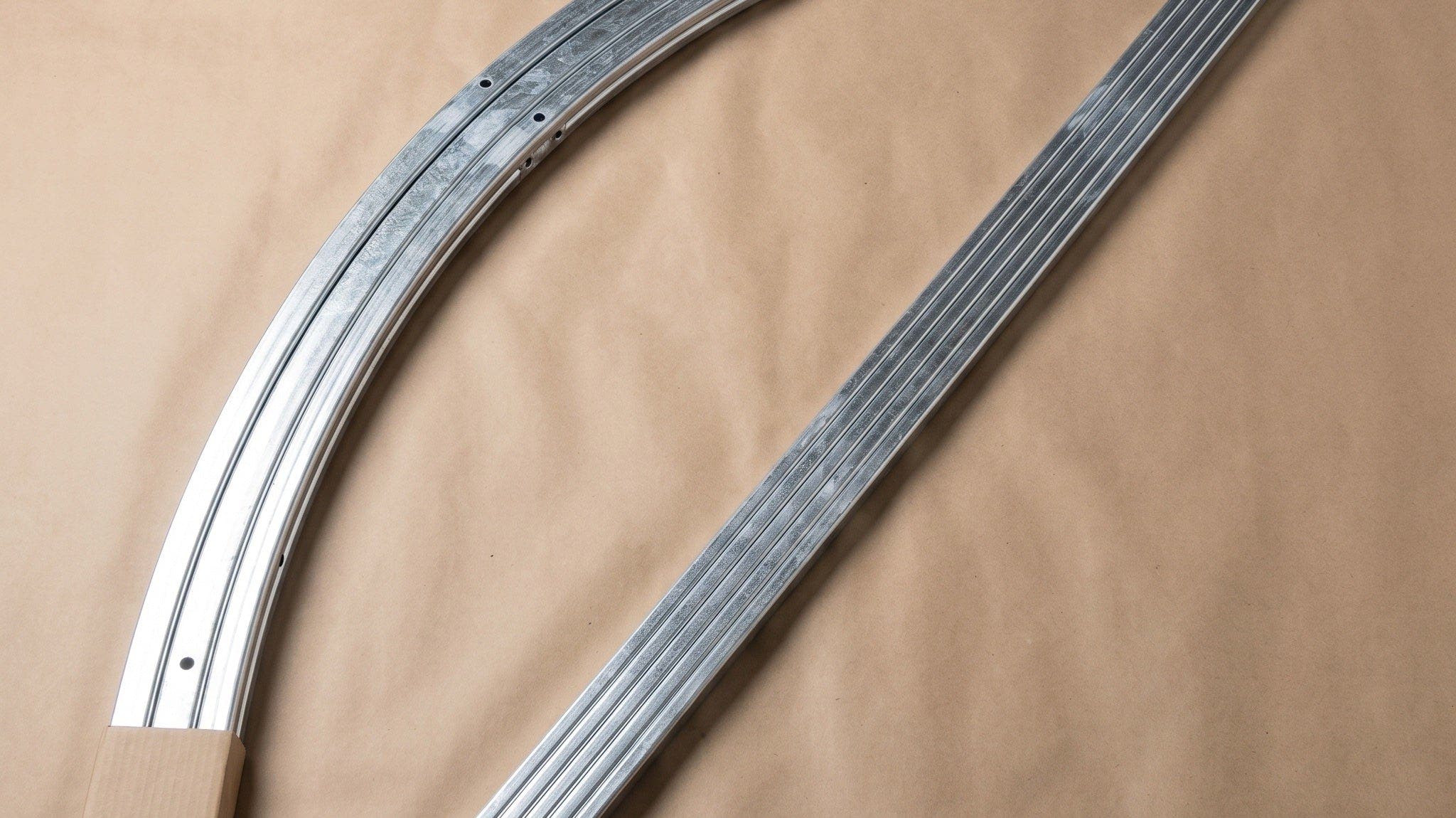 Why Arch Spacing Matters in UK Wind: 0.67m vs 1m Explained
