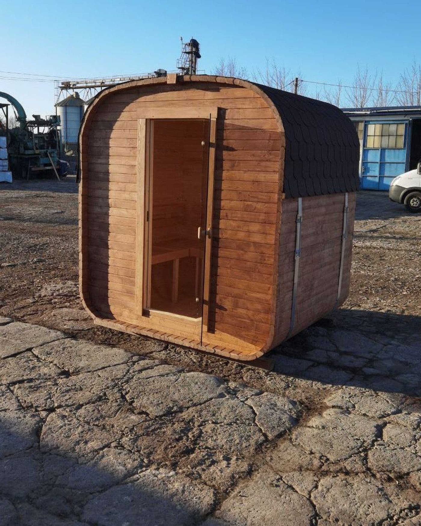 Shingle roof on the CUBIO 180
